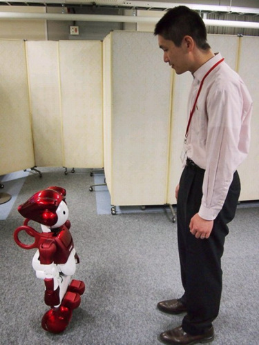 日开发新型机器人 可识别人类动作即时转换答案