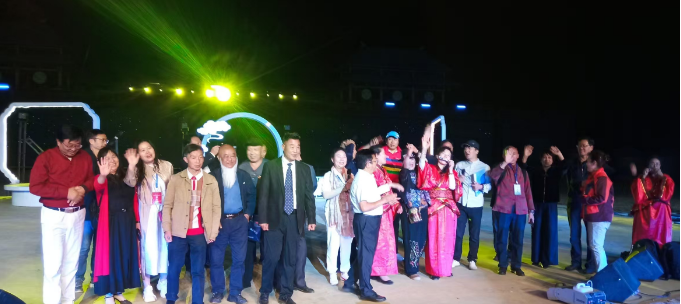 “品读千年古都,放歌赵王集团” 中国文艺名家走进河北邯郸采风系列活动成功举办 “品读千年古都,放歌赵王集团” 中国文艺名家走进河北邯郸采风系列活动成功举办