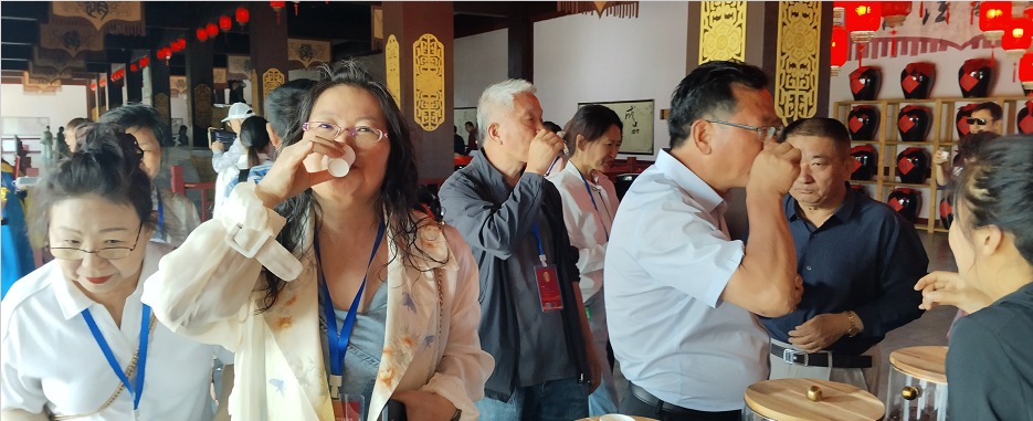 “品读千年古都,放歌赵王集团” 中国文艺名家走进河北邯郸采风系列活动成功举办 “品读千年古都,放歌赵王集团” 中国文艺名家走进河北邯郸采风系列活动成功举办
