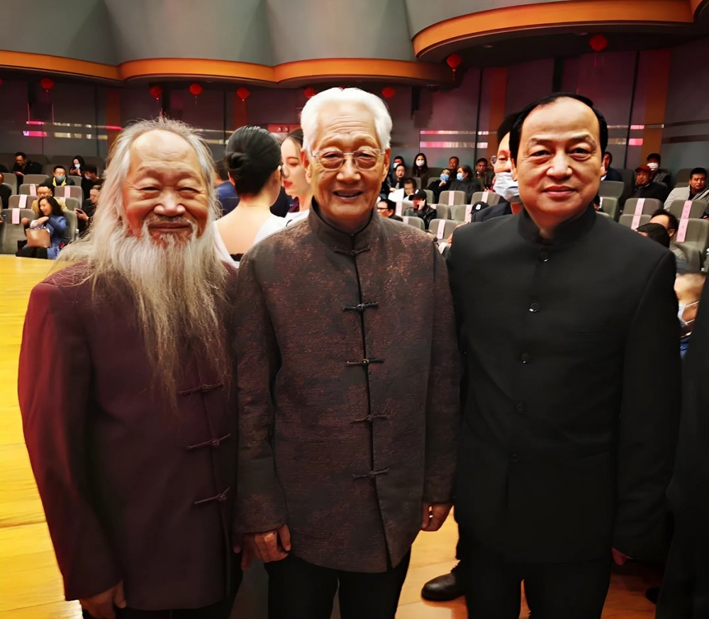 裴怀亮上将会见中国军地书画院代表 鼓励当好践行文化自信旗手 裴怀亮上将会见中国军地书画院代表 鼓励当好践行文化自信旗手