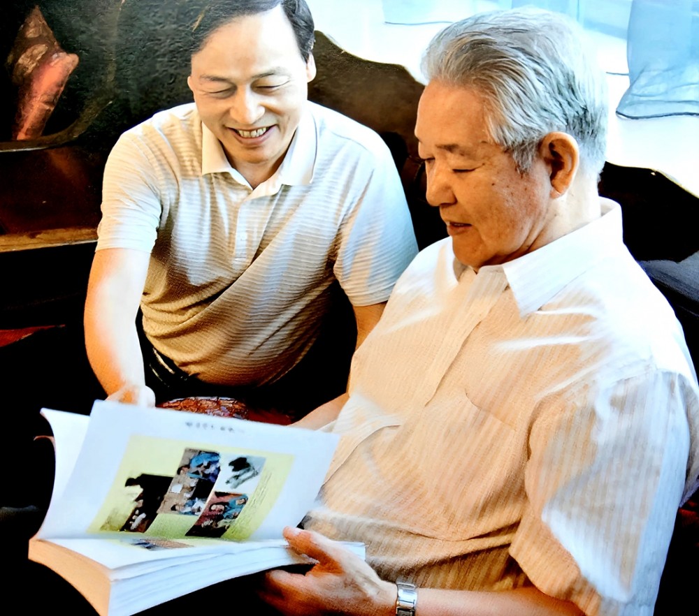 裴怀亮上将会见中国军地书画院代表 鼓励当好践行文化自信旗手 裴怀亮上将会见中国军地书画院代表 鼓励当好践行文化自信旗手