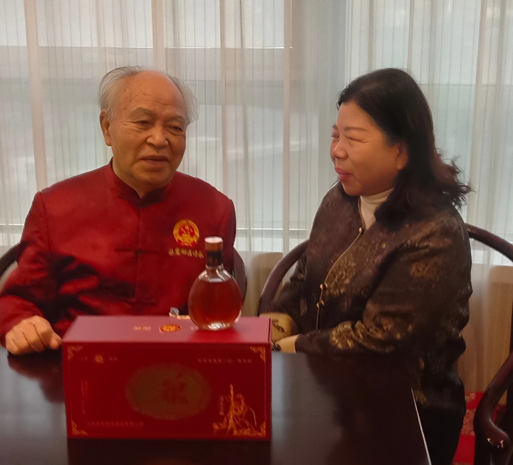 山西杏花国宾酒业携手红墙御医胡维勤，共促养生酒文化传承创新